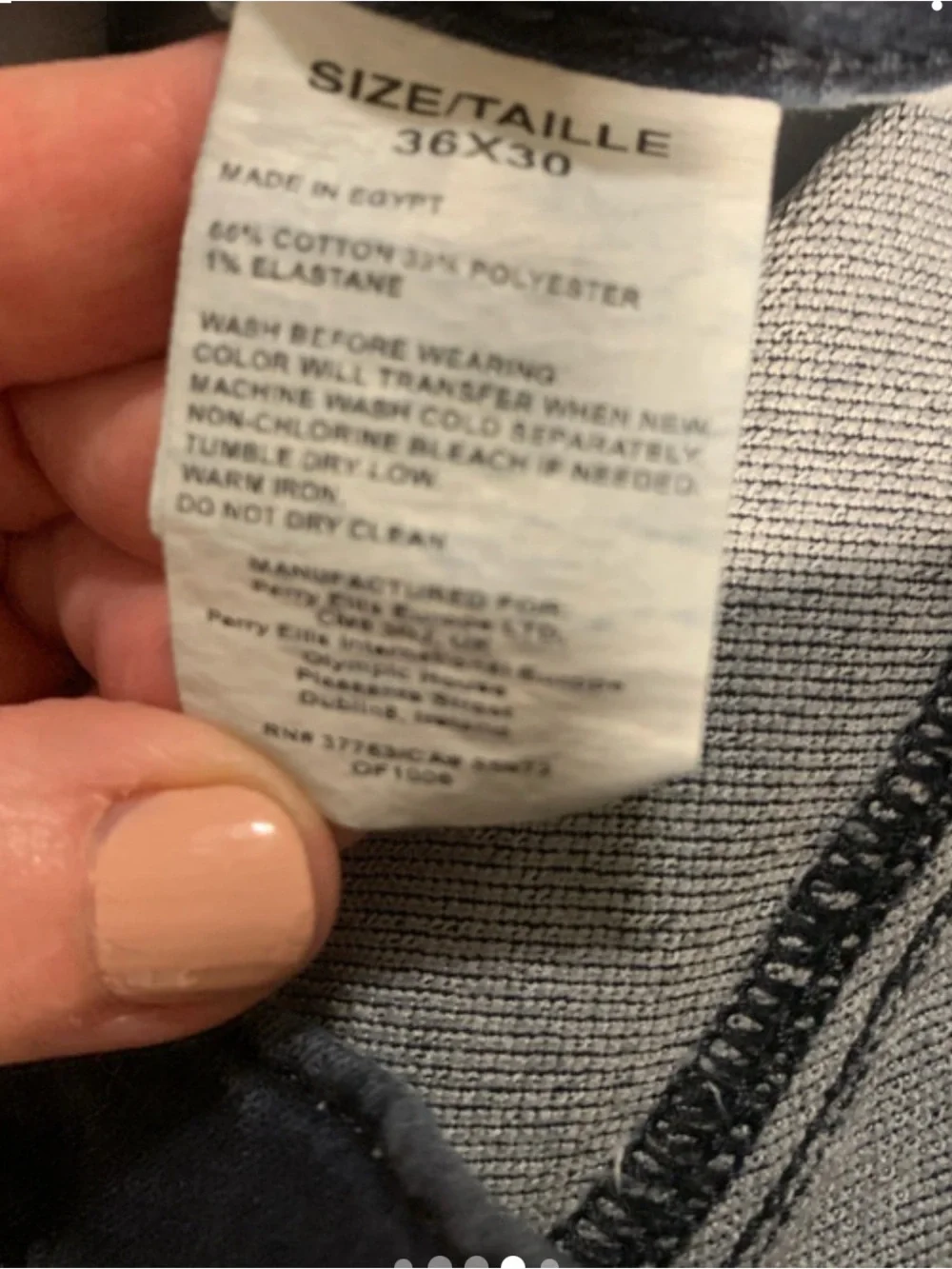Men's Perry Ellis Portfolio jeans. Dark Blue